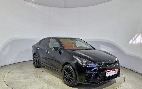 KIA Rio IV, 2018 год, 1 390 000 рублей, 5 фотография