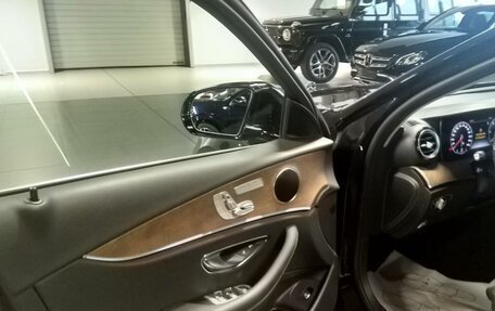 Mercedes-Benz E-Класс, 2019 год, 3 950 000 рублей, 6 фотография