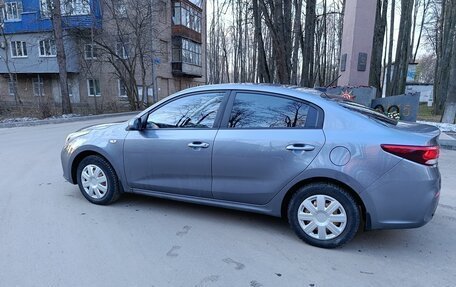 KIA Rio IV, 2017 год, 1 250 000 рублей, 2 фотография