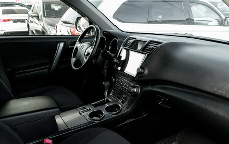 Toyota Highlander III, 2012 год, 2 150 000 рублей, 11 фотография