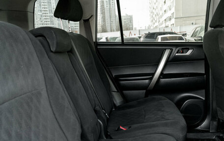 Toyota Highlander III, 2012 год, 2 150 000 рублей, 23 фотография