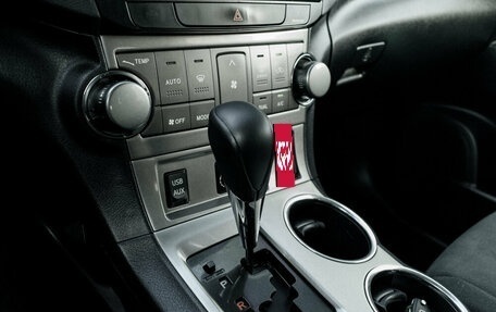 Toyota Highlander III, 2012 год, 2 150 000 рублей, 21 фотография