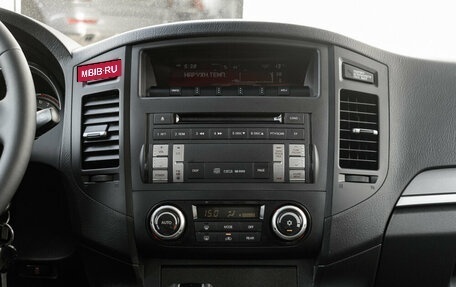 Mitsubishi Pajero IV, 2014 год, 2 680 000 рублей, 16 фотография