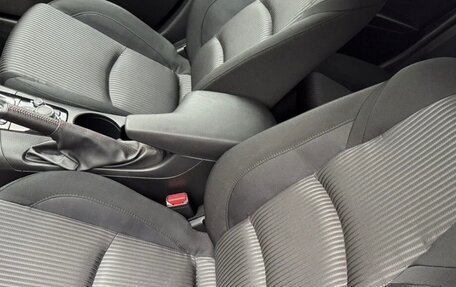 Mazda 3, 2014 год, 1 350 000 рублей, 18 фотография