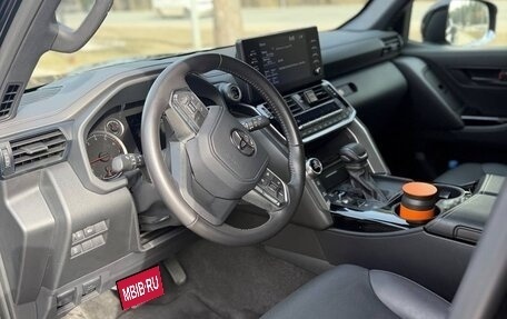 Toyota Land Cruiser, 2023 год, 12 000 000 рублей, 8 фотография