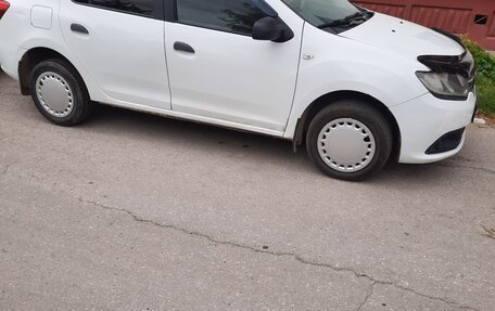 Renault Logan II, 2016 год, 480 000 рублей, 3 фотография