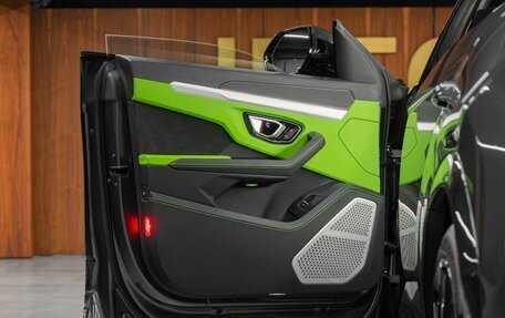 Lamborghini Urus I, 2019 год, 20 000 000 рублей, 17 фотография