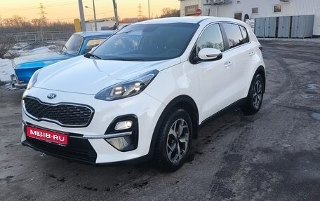 KIA Sportage IV рестайлинг, 2020 год, 2 375 000 рублей, 1 фотография