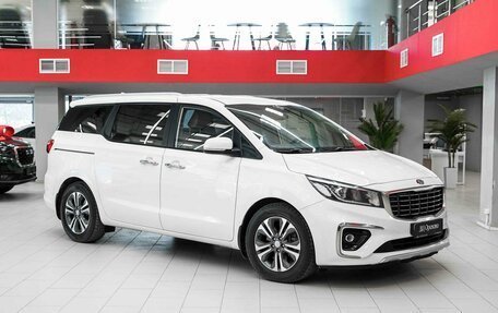 KIA Carnival III, 2019 год, 2 500 000 рублей, 3 фотография