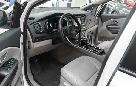 KIA Carnival III, 2019 год, 2 500 000 рублей, 6 фотография