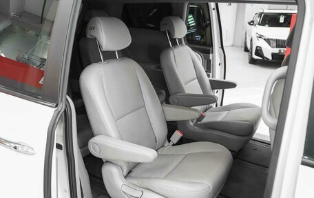 KIA Carnival III, 2019 год, 2 500 000 рублей, 12 фотография