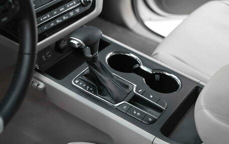 KIA Carnival III, 2019 год, 2 500 000 рублей, 13 фотография