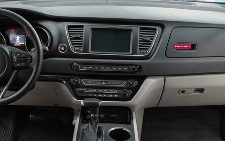 KIA Carnival III, 2019 год, 2 500 000 рублей, 15 фотография