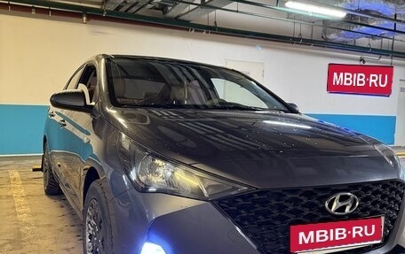 Hyundai Solaris II рестайлинг, 2021 год, 1 650 000 рублей, 1 фотография