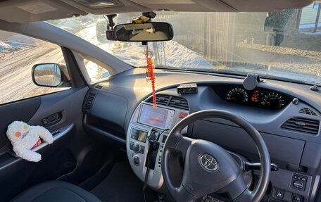 Toyota Ractis I, 2009 год, 700 000 рублей, 10 фотография