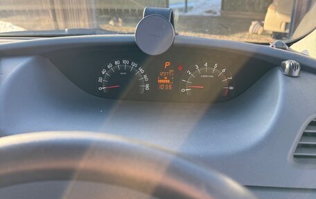 Toyota Ractis I, 2009 год, 700 000 рублей, 12 фотография