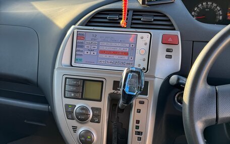 Toyota Ractis I, 2009 год, 700 000 рублей, 11 фотография