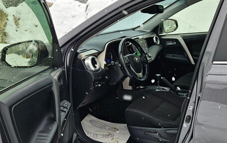 Toyota RAV4, 2015 год, 1 800 000 рублей, 5 фотография