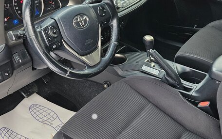 Toyota RAV4, 2015 год, 1 800 000 рублей, 13 фотография