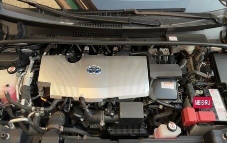 Toyota Prius IV XW50, 2019 год, 2 240 000 рублей, 11 фотография