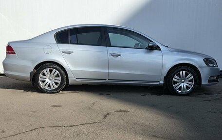 Volkswagen Passat B7, 2011 год, 880 000 рублей, 4 фотография