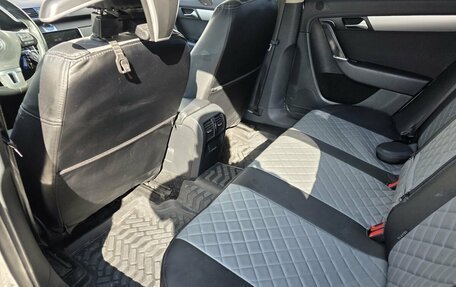 Volkswagen Passat B7, 2011 год, 880 000 рублей, 10 фотография