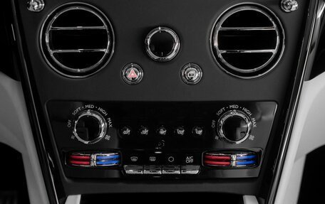 Rolls-Royce Cullinan, 2025 год, 78 125 000 рублей, 37 фотография