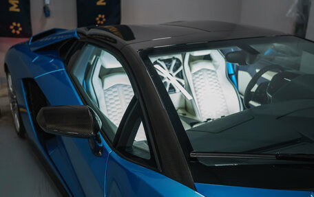 Lamborghini Aventador I рестайлинг, 2018 год, 34 990 000 рублей, 11 фотография