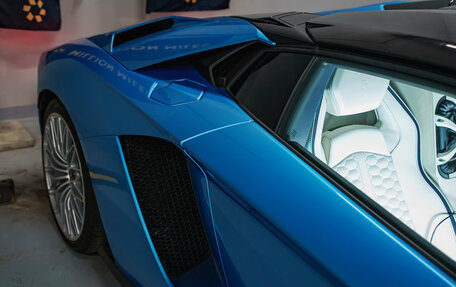 Lamborghini Aventador I рестайлинг, 2018 год, 34 990 000 рублей, 13 фотография