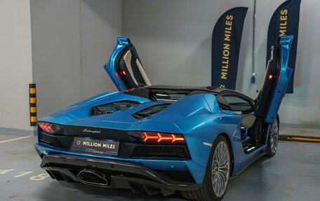 Lamborghini Aventador I рестайлинг, 2018 год, 34 990 000 рублей, 23 фотография