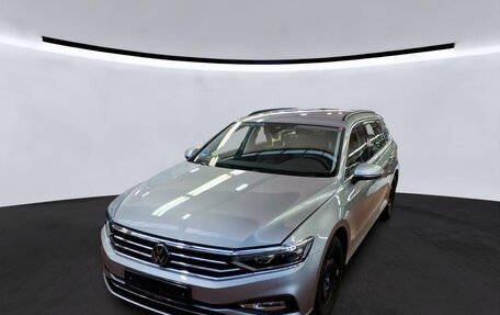 Volkswagen Passat B8 рестайлинг, 2023 год, 2 625 000 рублей, 1 фотография