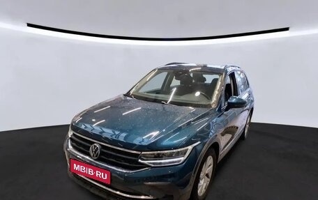 Volkswagen Tiguan II, 2022 год, 2 332 000 рублей, 1 фотография