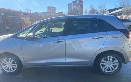 Honda Fit, 2021 год, 1 400 000 рублей, 3 фотография