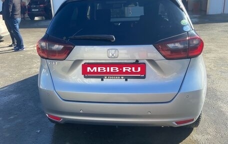 Honda Fit, 2021 год, 1 400 000 рублей, 2 фотография