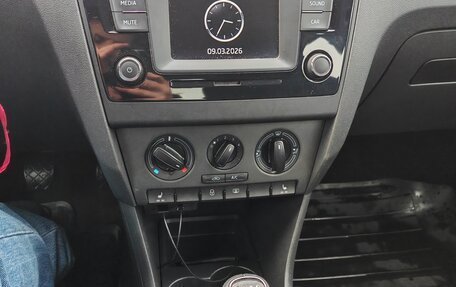 Skoda Rapid I, 2015 год, 1 100 000 рублей, 10 фотография