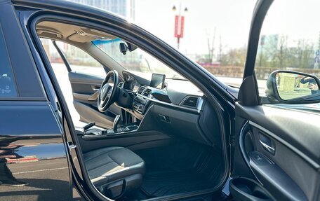 BMW 3 серия, 2018 год, 2 210 000 рублей, 18 фотография