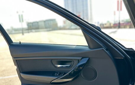 BMW 3 серия, 2018 год, 2 210 000 рублей, 26 фотография