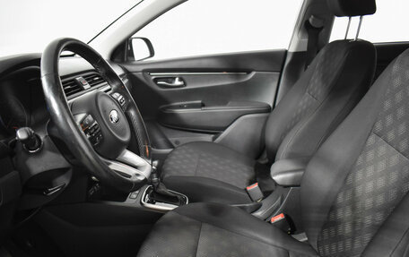 KIA Rio IV, 2018 год, 1 569 000 рублей, 10 фотография