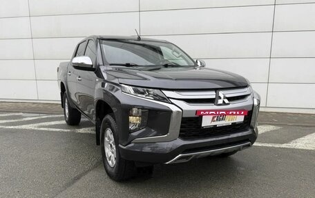 Mitsubishi L200 IV рестайлинг, 2021 год, 2 550 000 рублей, 3 фотография