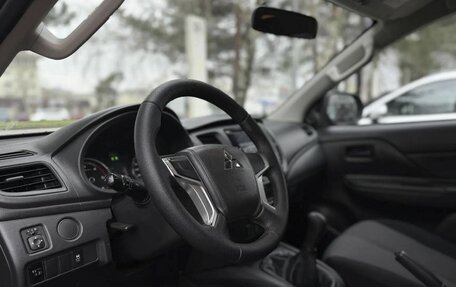 Mitsubishi L200 IV рестайлинг, 2021 год, 2 550 000 рублей, 13 фотография