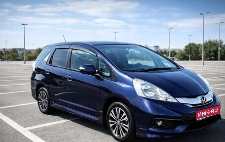Honda Fit Shuttle I рестайлинг, 2015 год, 930 000 рублей, 1 фотография