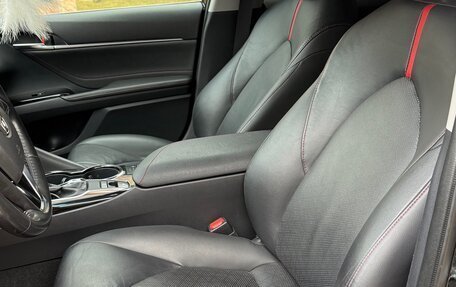 Toyota Camry, 2020 год, 3 300 000 рублей, 12 фотография