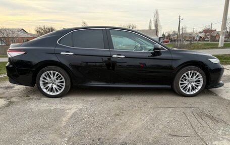 Toyota Camry, 2019 год, 3 000 000 рублей, 6 фотография