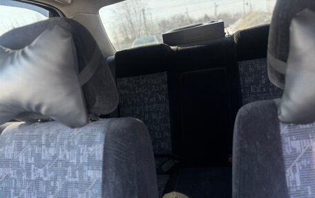 Nissan Bluebird XI, 2000 год, 250 000 рублей, 17 фотография