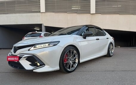 Toyota Camry, 2019 год, 3 599 999 рублей, 6 фотография