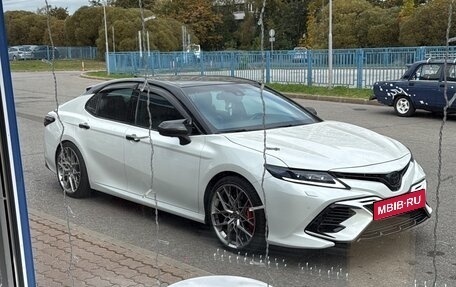 Toyota Camry, 2019 год, 3 599 999 рублей, 7 фотография