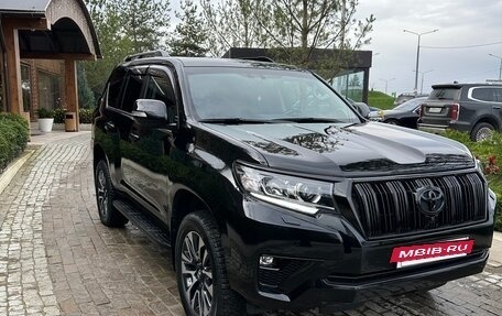 Toyota Land Cruiser Prado 150 рестайлинг 2, 2021 год, 8 000 000 рублей, 2 фотография