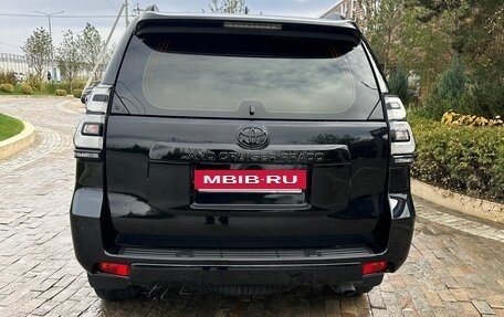 Toyota Land Cruiser Prado 150 рестайлинг 2, 2021 год, 8 000 000 рублей, 7 фотография