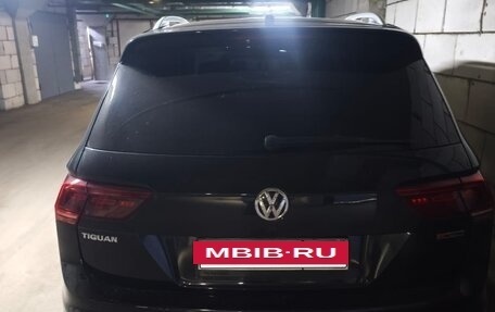 Volkswagen Tiguan II, 2018 год, 1 950 000 рублей, 2 фотография