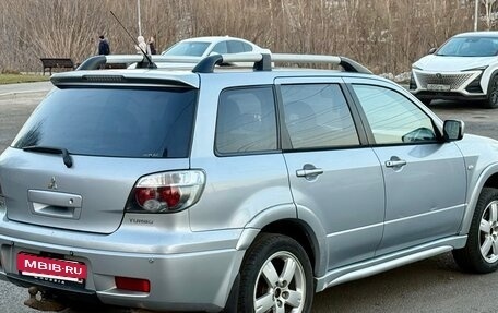 Mitsubishi Outlander III рестайлинг 3, 2004 год, 800 000 рублей, 13 фотография
